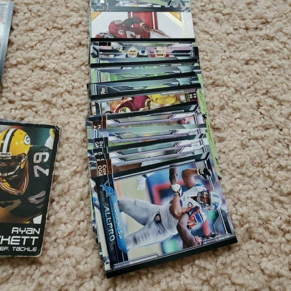 SOLD NFL trading cards lot - Picture 2 of 8